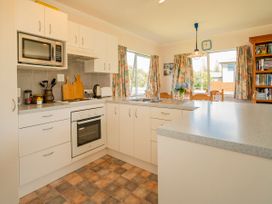 Silver Sands - Cooks Beach Holiday Home -  - 1029200 - thumbnail photo 10