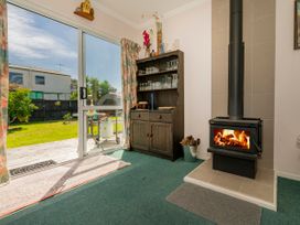 Silver Sands - Cooks Beach Holiday Home -  - 1029200 - thumbnail photo 6