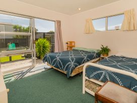 Silver Sands - Cooks Beach Holiday Home -  - 1029200 - thumbnail photo 12