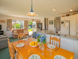 Silver Sands - Cooks Beach Holiday Home -  - 1029200 - thumbnail photo 7
