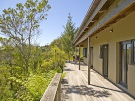 Treetop Oasis - Tairua Executive Holiday Home -  - 1029241 - thumbnail photo 24