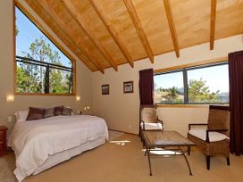 Treetop Oasis - Tairua Executive Holiday Home -  - 1029241 - thumbnail photo 13