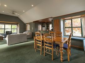 Tranquil Tipperary - Arrowtown Holiday Home -  - 1029266 - thumbnail photo 3