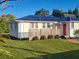 A house with a garden at Snowed Inn - Ohakune