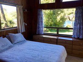 Lakeside Villa - Lake Rotoiti Holiday Home -  - 1029656 - thumbnail photo 8
