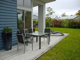 Relax at Cooks - Cooks Beach Holiday Home -  - 1029896 - thumbnail photo 20