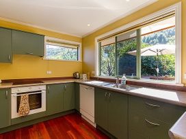 Sawmillers Retreat - Arrowtown Holiday Home -  - 1030136 - thumbnail photo 10