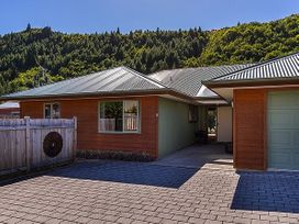 Sawmillers Retreat - Arrowtown Holiday Home -  - 1030136 - thumbnail photo 22