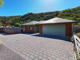 Sawmillers Retreat - Arrowtown Holiday Home -  - 1030136 - thumbnail photo 20