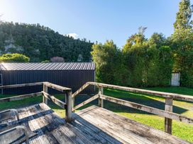 Kingfisher - Kuratau Holiday Home -  - 1030445 - thumbnail photo 18