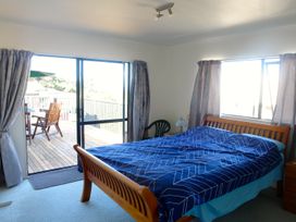 Kawau Vista - Snells Beach Holiday Home -  - 1030699 - thumbnail photo 14
