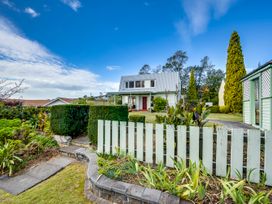 Jacaranda Lodge - Napier Hill Holiday Home -  - 1030797 - thumbnail photo 27