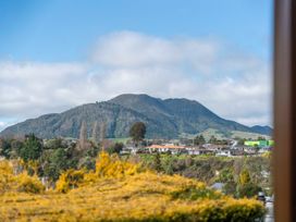 Treetop Hideaway - Taupo Holiday Home -  - 1031097 - thumbnail photo 16