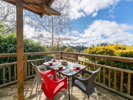 Treetop Hideaway - Taupo Holiday Home -  - 1031097 - thumbnail photo 1