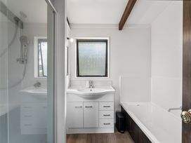 Acacia View at No. 3 - Acacia Bay Holiday Home -  - 1031196 - thumbnail photo 19