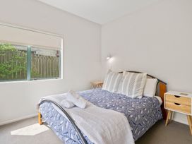 Beachfront Getaway - Waikanae Beach Holiday Home -  - 1031268 - thumbnail photo 6