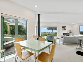 Beachfront Getaway - Waikanae Beach Holiday Home -  - 1031268 - thumbnail photo 19