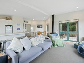 Beachfront Getaway - Waikanae Beach Holiday Home -  - 1031268 - thumbnail photo 22