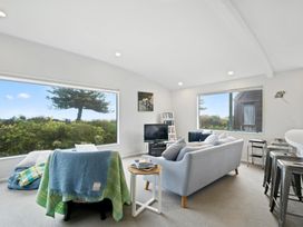 Beachfront Getaway - Waikanae Beach Holiday Home -  - 1031268 - thumbnail photo 31