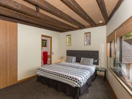 Crows Nest - Queenstown Holiday Home -  - 1031385 - thumbnail photo 13
