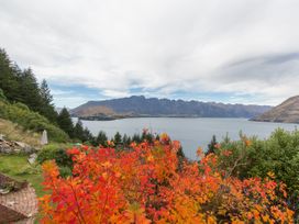 Crows Nest - Queenstown Holiday Home -  - 1031385 - thumbnail photo 1