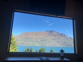 Crows Nest - Queenstown Holiday Home -  - 1031385 - thumbnail photo 4