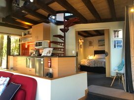 Crows Nest - Queenstown Holiday Home -  - 1031385 - thumbnail photo 6