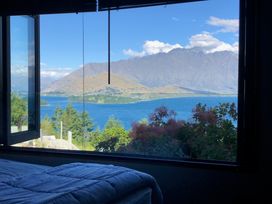 Crows Nest - Queenstown Holiday Home -  - 1031385 - thumbnail photo 11