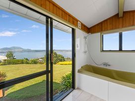Heights Haven - Acacia Bay Holiday Home -  - 1031533 - thumbnail photo 21