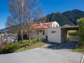 McAlister House - Queenstown Holiday Home -  - 1031588 - thumbnail photo 25