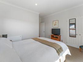 Lake Magic - Motuoapa Holiday Home -  - 1031631 - thumbnail photo 15