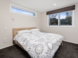 The Hillvue with Spa - Arrowtown Holiday Home -  - 1031675 - thumbnail photo 14
