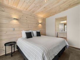 Beachfront Escape - Snells Beach Holiday Home -  - 1031681 - thumbnail photo 17