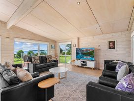 Beachfront Escape - Snells Beach Holiday Home -  - 1031681 - thumbnail photo 10