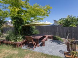 Modern Cottage Charm - Albert Town Holiday Home Only 5 Minutes From Wanaka -  - 1031731 - thumbnail photo 22
