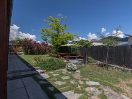 Modern Cottage Charm - Albert Town Holiday Home Only 5 Minutes From Wanaka -  - 1031731 - thumbnail photo 19