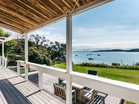 Peaceful Picnic Bay - Surfdale Holiday Home -  - 1031753 - thumbnail photo 12