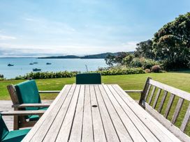 Peaceful Picnic Bay - Surfdale Holiday Home -  - 1031753 - thumbnail photo 14