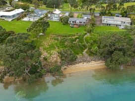 Peaceful Picnic Bay - Surfdale Holiday Home -  - 1031753 - thumbnail photo 2