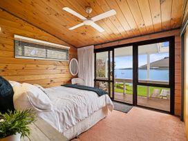 Peaceful Picnic Bay - Surfdale Holiday Home -  - 1031753 - thumbnail photo 6