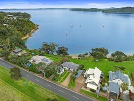 Peaceful Picnic Bay - Surfdale Holiday Home -  - 1031753 - thumbnail photo 12