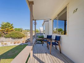 Nest by the Beach - Cooks Beach Holiday Home -  - 1031805 - thumbnail photo 7