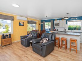 Nest by the Beach - Cooks Beach Holiday Home -  - 1031805 - thumbnail photo 9