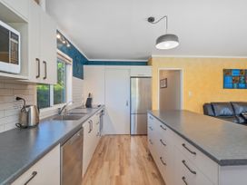 Nest by the Beach - Cooks Beach Holiday Home -  - 1031805 - thumbnail photo 12