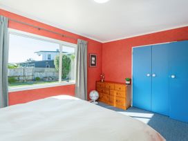 Nest by the Beach - Cooks Beach Holiday Home -  - 1031805 - thumbnail photo 15