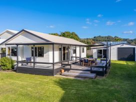 Nest by the Beach - Cooks Beach Holiday Home -  - 1031805 - thumbnail photo 2