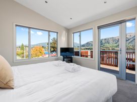 Lakeview Heights - Wanaka Home - Bachcare NZ -  - 1031969 - thumbnail photo 10