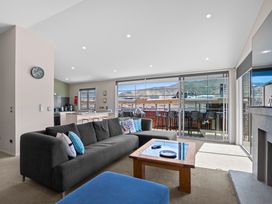 Skyline Outlook - Wanaka Home -  - 1031969 - thumbnail photo 4