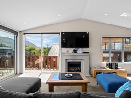 Skyline Outlook - Wanaka Home -  - 1031969 - thumbnail photo 2