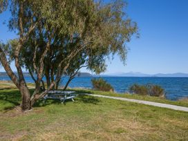 Absolute Waterfront with WiFi - Five Mile Bay Home -  - 1032003 - thumbnail photo 25